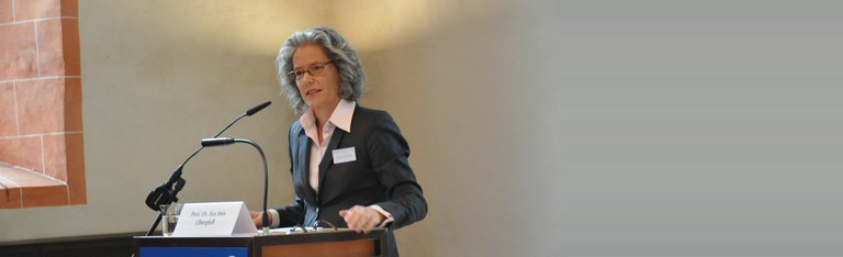 lecture.jpg Bibliotheksarbeit