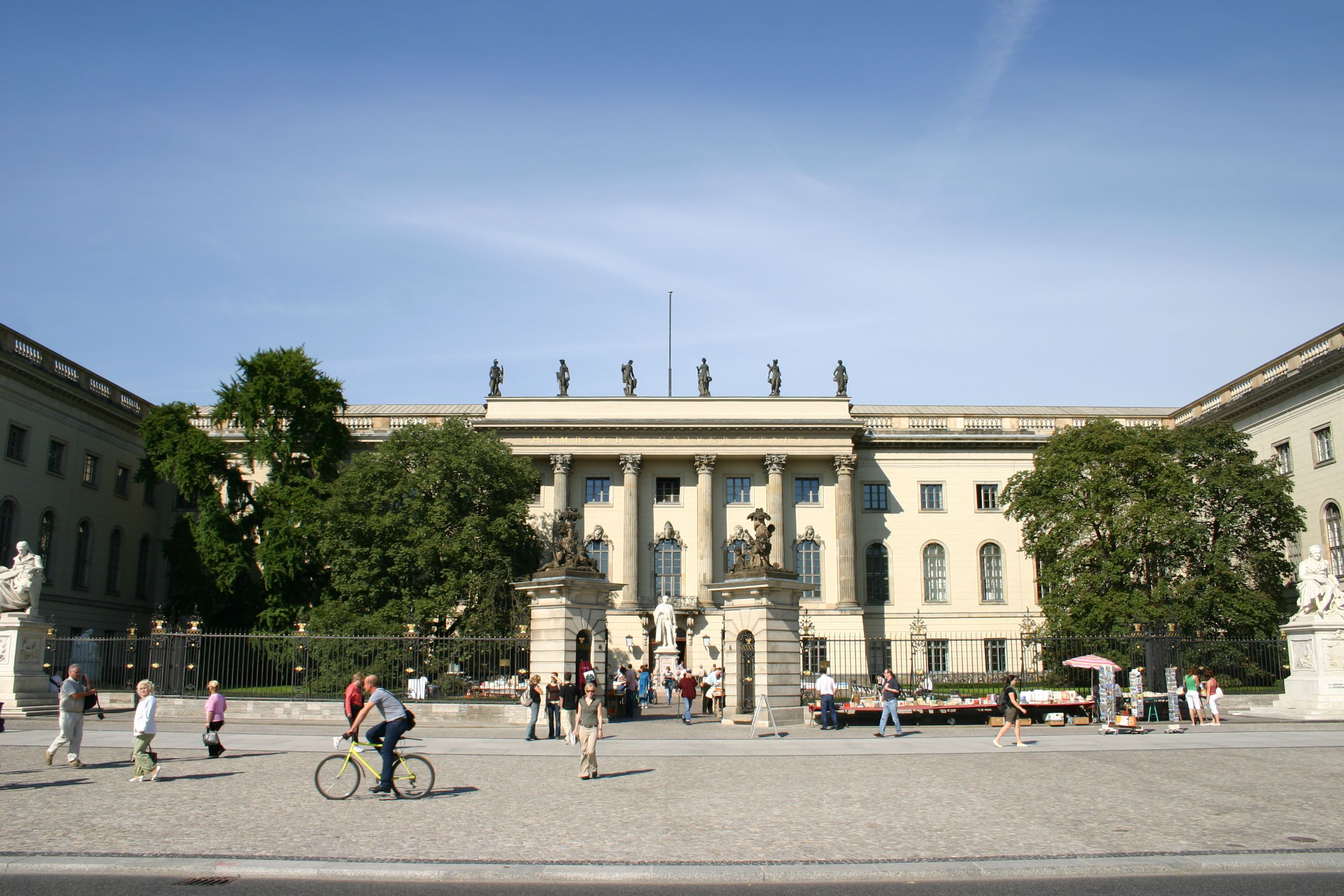 Hauptgebäude