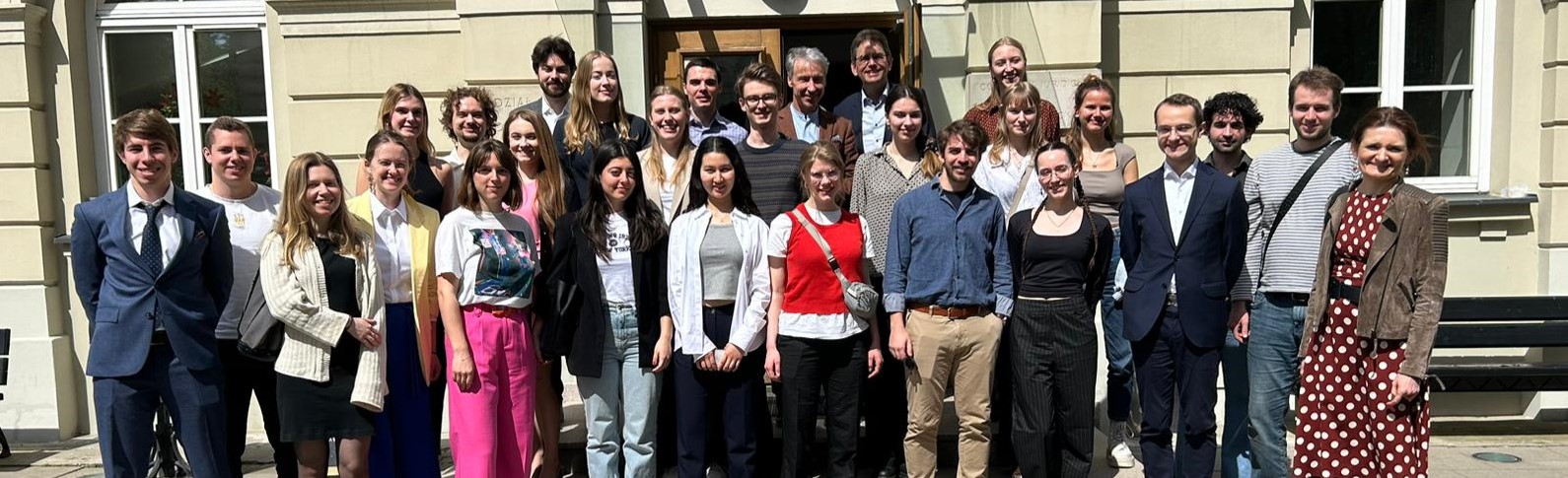 Foto Seminar 1 zugeschnitten.jpg